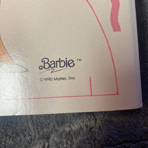 vintage 1990 barbie activity/coloring/paper dolls book unused - Picture 15 of 15